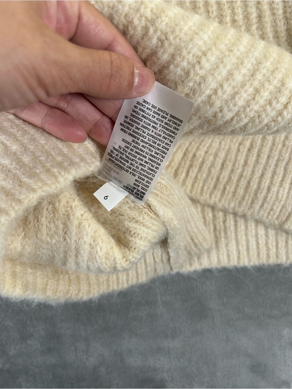 NWT Uniqlo Cream V-Neck Chunky Rib Knit Sweater - Picture 5 of 11